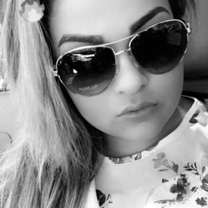 Meet your Posher, Yaneth